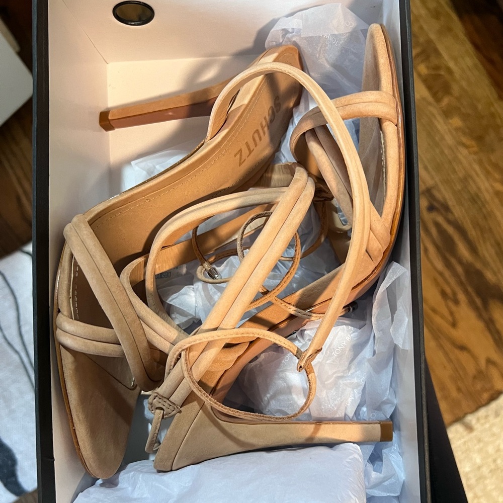 Schutz - Size 9 honey beige heels